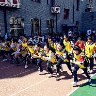 “绽放青春 放飞梦想——向祖国70周年华诞...