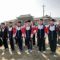 北京青年政治学院附属中学初三年级开展百...