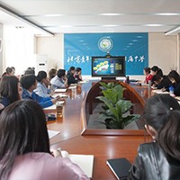 组织题为《如何做好一节课的反思》青年教...