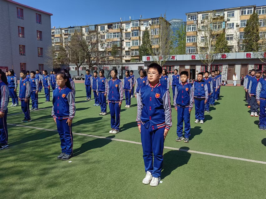 阳光少年  强身健体——央美实验学校小学...